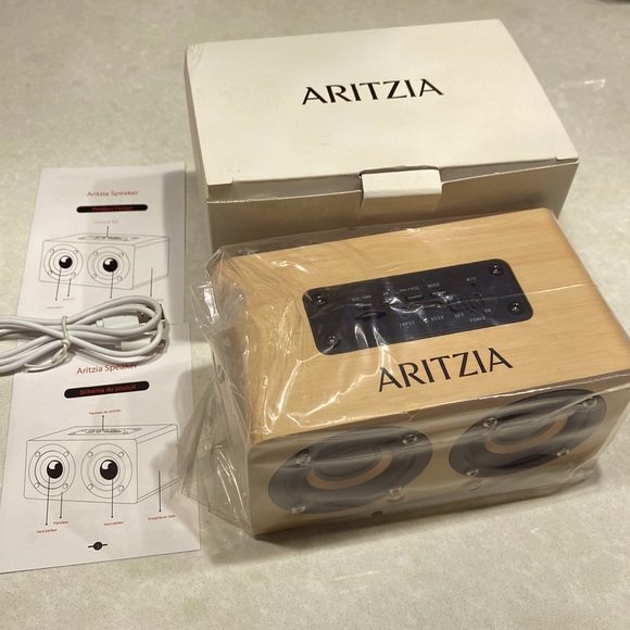 New Aritzia Bluetooth Music Speaker in Box⭐️⭐️⭐️⭐️ - Picture 4 of 15